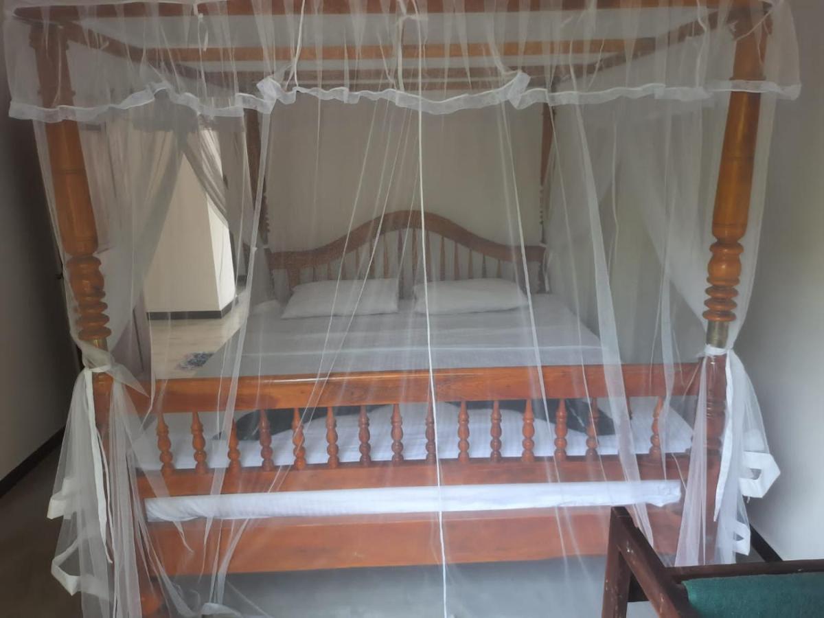Bluefin Place To Stay Unawatuna Buitenkant foto