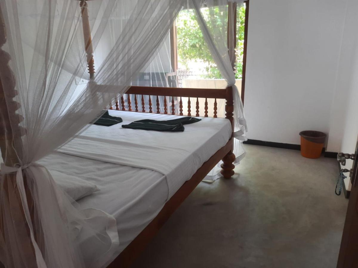 Bluefin Place To Stay Unawatuna Buitenkant foto